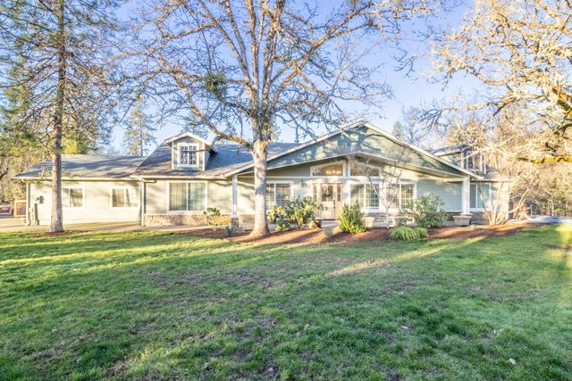 760 Flaming Road, Grants Pass, OR 97526