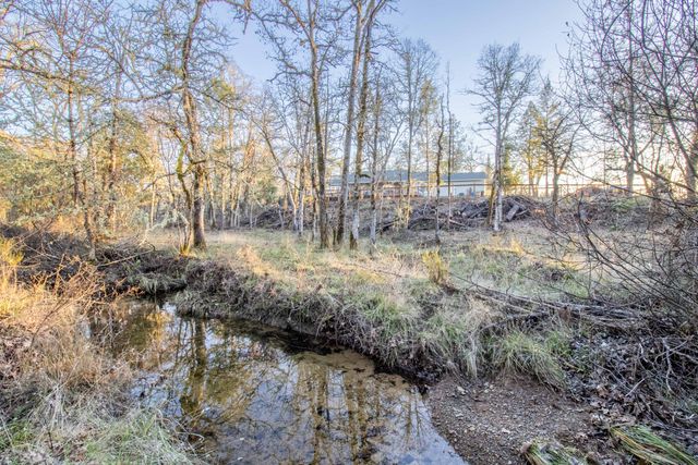 760 Flaming Road, Grants Pass, OR 97526