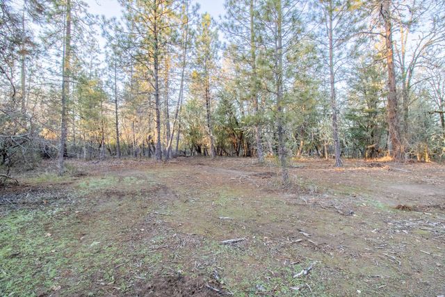 760 Flaming Road, Grants Pass, OR 97526