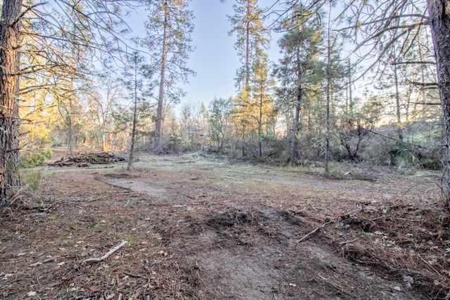 760 Flaming Road, Grants Pass, OR 97526