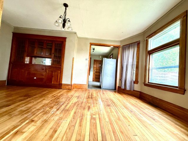 866 Duluth Street, Saint Paul, MN 55106
