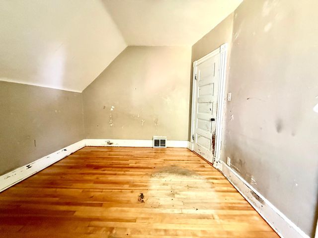 866 Duluth Street, Saint Paul, MN 55106
