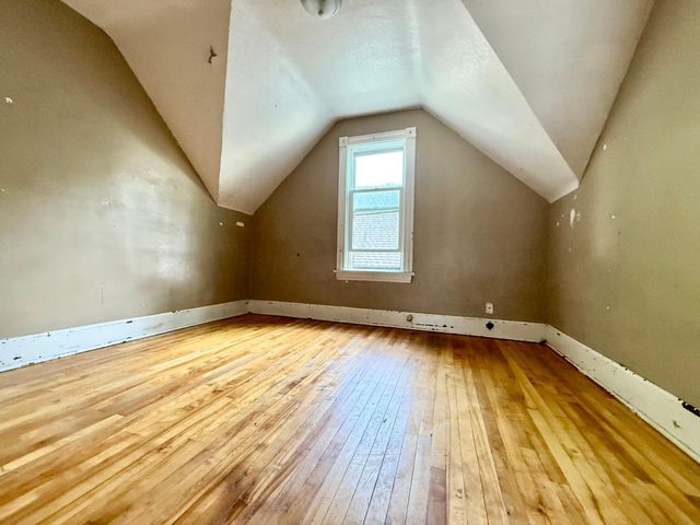 866 Duluth Street, Saint Paul, MN 55106