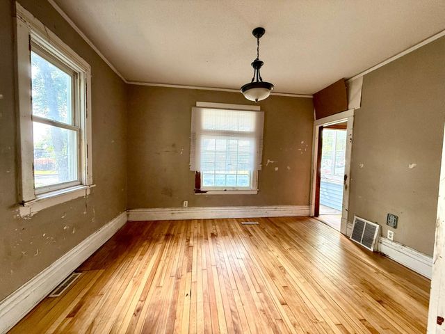 866 Duluth Street, Saint Paul, MN 55106