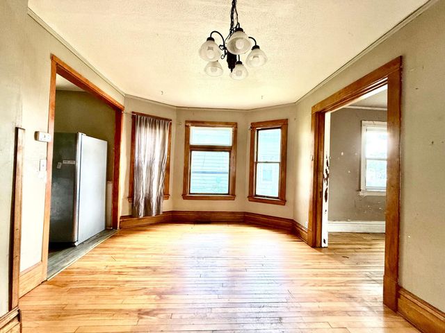 866 Duluth Street, Saint Paul, MN 55106