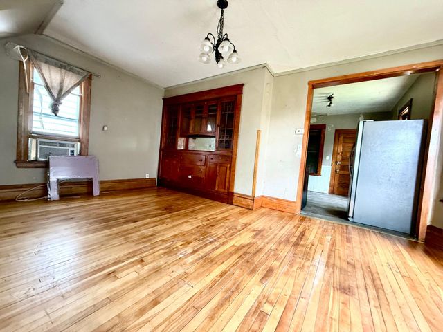 866 Duluth Street, Saint Paul, MN 55106