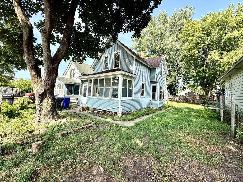 866 Duluth Street, Saint Paul, MN 55106