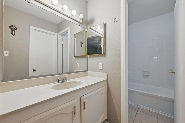 2407 Brookdale Drive, Arlington, TX 76014