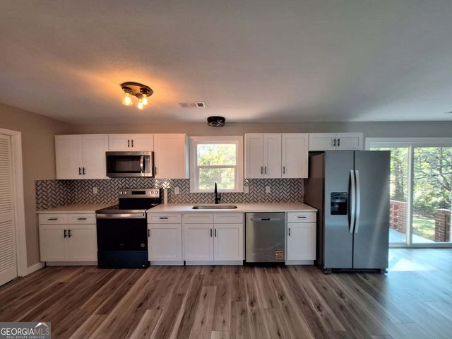 105 Birch Street, Valley, AL 36854