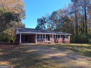 105 Birch Street, Valley, AL 36854