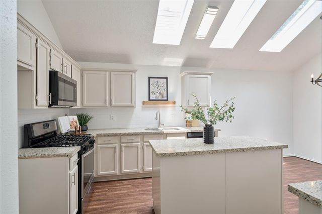 31135 N Head Drive, Spring, TX 77386