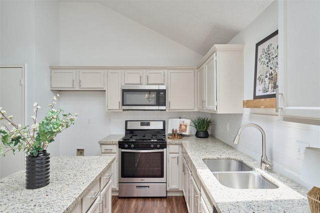 31135 N Head Drive, Spring, TX 77386