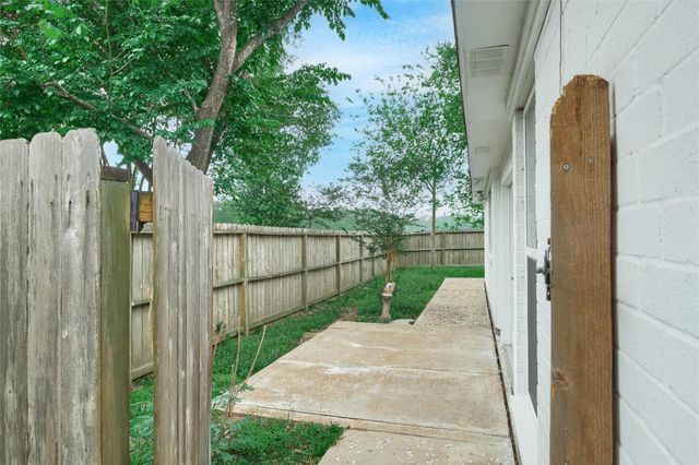 31135 N Head Drive, Spring, TX 77386
