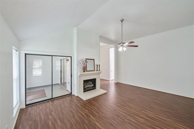 31135 N Head Drive, Spring, TX 77386