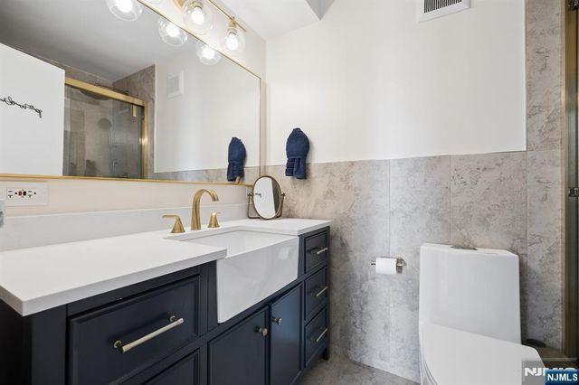 200 Winston 2811, Cliffside Park, NJ 07010