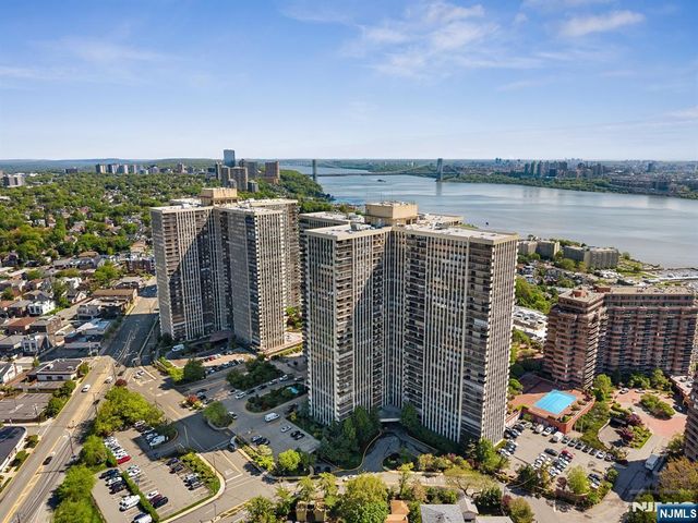 200 Winston 2811, Cliffside Park, NJ 07010