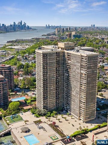 200 Winston 2811, Cliffside Park, NJ 07010