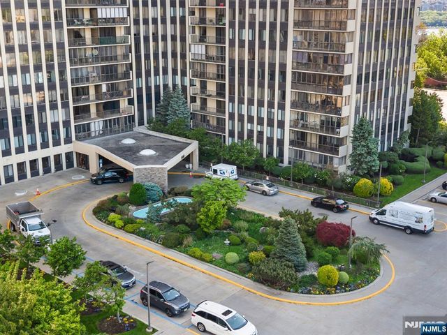 200 Winston 2811, Cliffside Park, NJ 07010