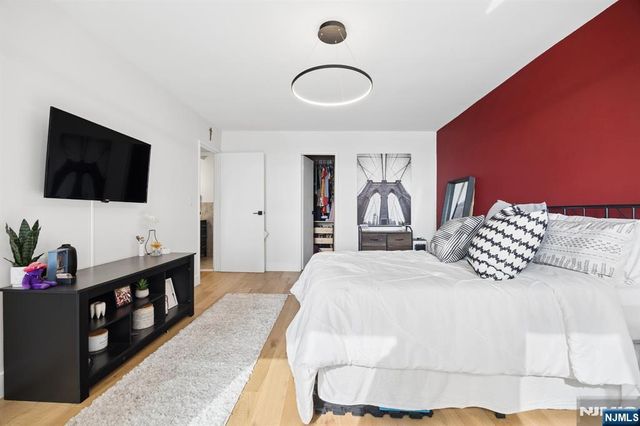 200 Winston 2811, Cliffside Park, NJ 07010