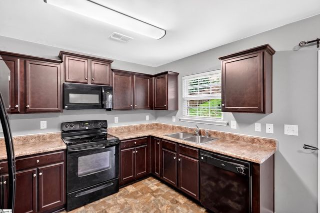 626 Duncan Station Drive, Duncan, SC 29334