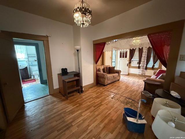 2907 MORALES ST, San Antonio, TX 78207