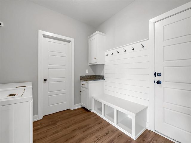 8615 NW 74th Terrace, Kansas City, MO 64152