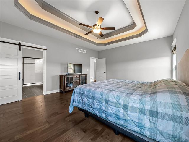 8615 NW 74th Terrace, Kansas City, MO 64152