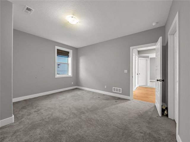 8615 NW 74th Terrace, Kansas City, MO 64152