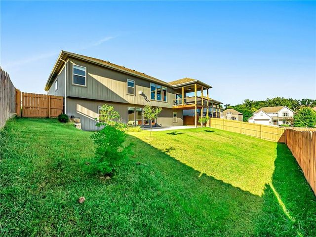 8615 NW 74th Terrace, Kansas City, MO 64152