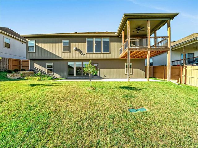 8615 NW 74th Terrace, Kansas City, MO 64152