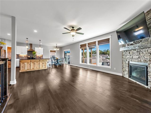 8615 NW 74th Terrace, Kansas City, MO 64152