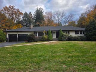 90 Lu Manor Drive, Fairfield, CT 06825