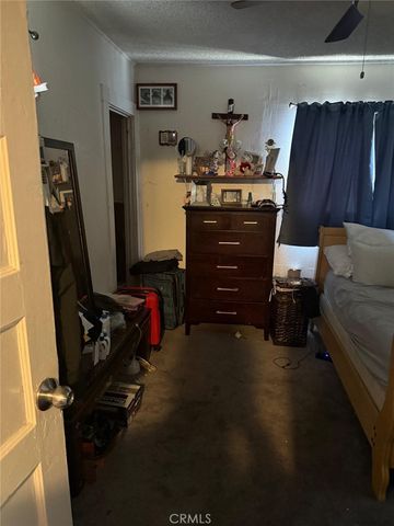 917 E 42nd Street, Los Angeles, CA 90011