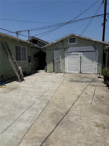 917 E 42nd Street, Los Angeles, CA 90011