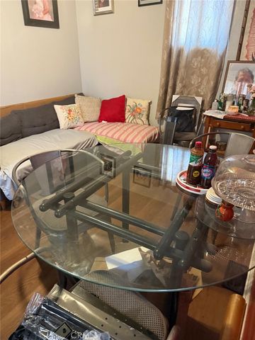 917 E 42nd Street, Los Angeles, CA 90011