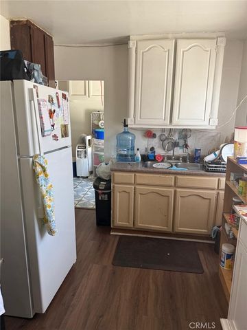 917 E 42nd Street, Los Angeles, CA 90011