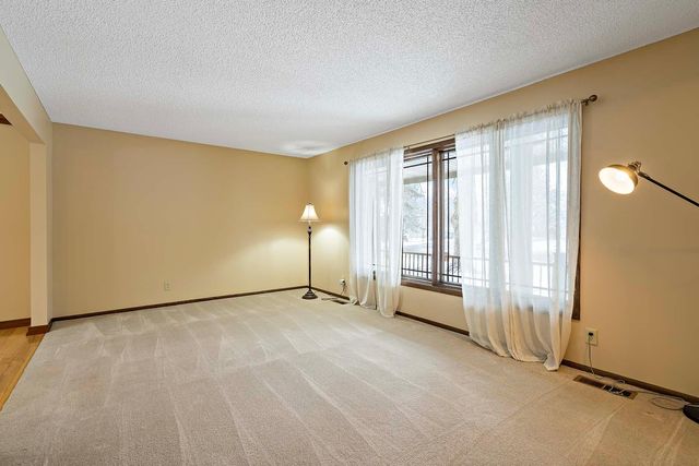 4354 Metcalf Drive, Eagan, MN 55122