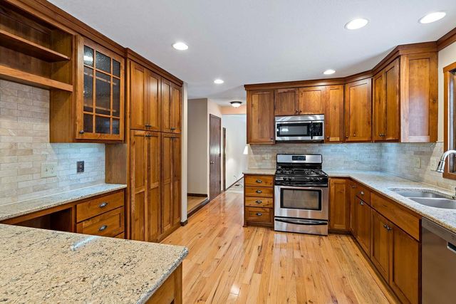 4354 Metcalf Drive, Eagan, MN 55122