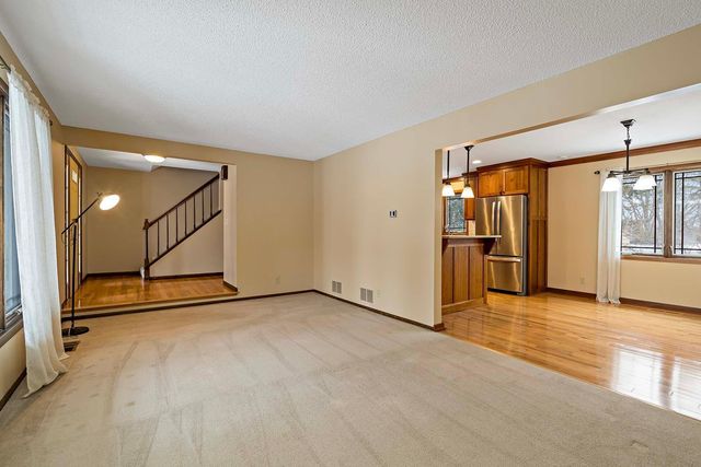 4354 Metcalf Drive, Eagan, MN 55122