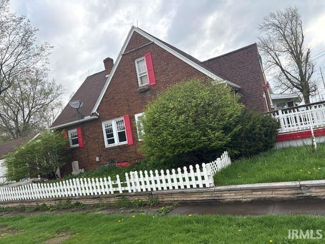 216 W Lincolnway Street, Osceola, IN 46561