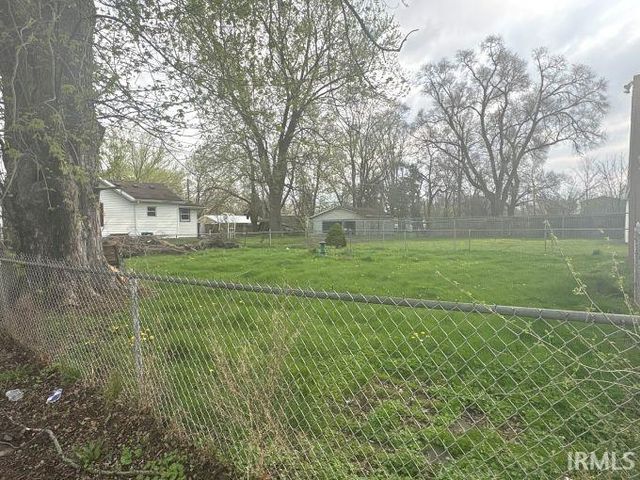 216 W Lincolnway Street, Osceola, IN 46561