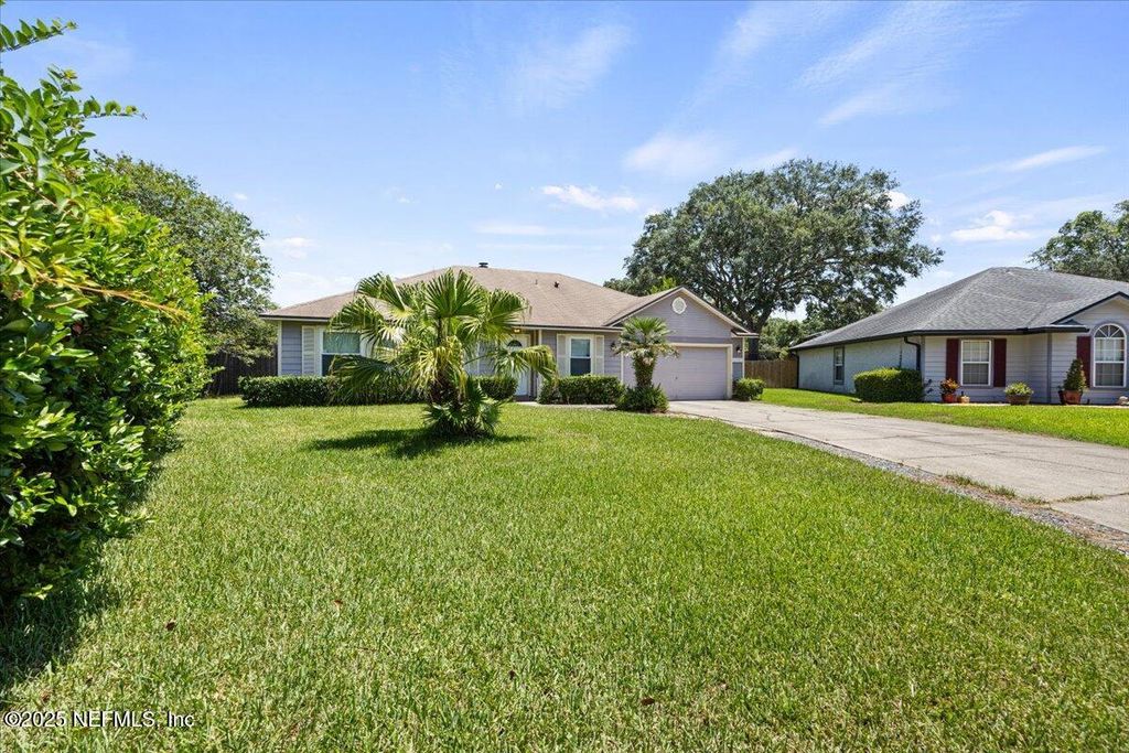 1793 CHANDELIER Circle W, Jacksonville, FL 32225