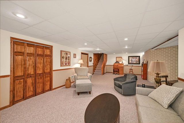 9558 S Fairway CIRCLE, Franklin, WI 53132