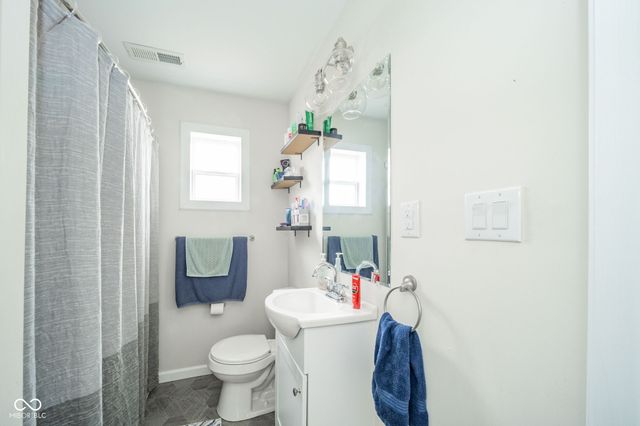 945 E Worthsville Road, Greenwood, IN 46143