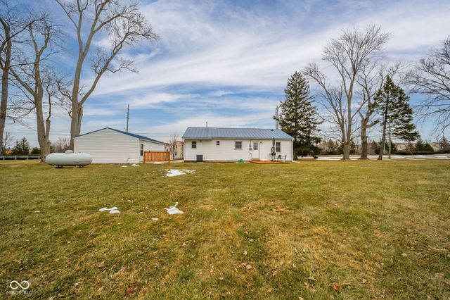945 E Worthsville Road, Greenwood, IN 46143