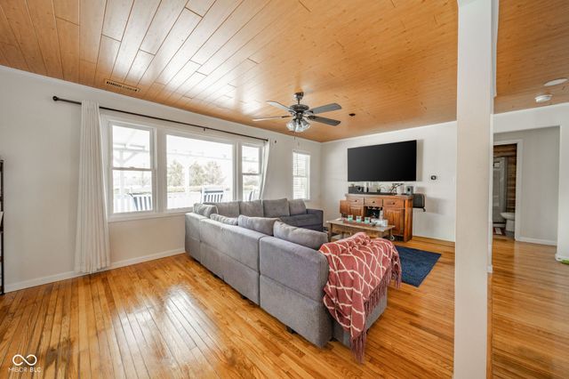 945 E Worthsville Road, Greenwood, IN 46143