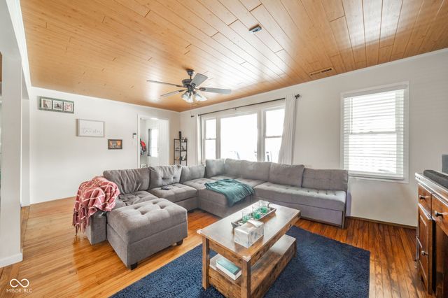 945 E Worthsville Road, Greenwood, IN 46143