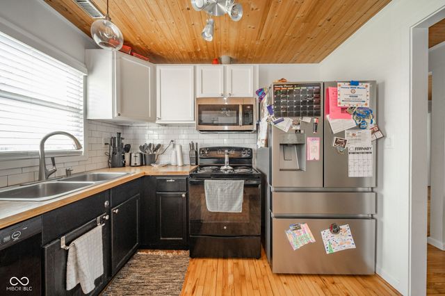 945 E Worthsville Road, Greenwood, IN 46143