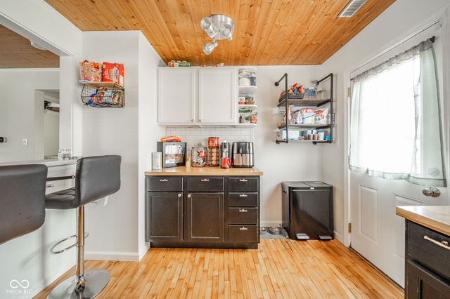 945 E Worthsville Road, Greenwood, IN 46143