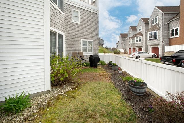 32 Commodore 32, Hull, MA 02045